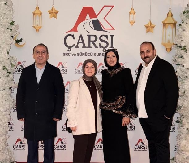 Ak Çarşı Sürücü Kursları ve TÜMİD Kadın Kolları Başkanı Nuray Ulu Kaya İş Ortaklarını İftarda Buluşturdu